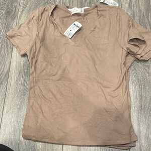 Active us
 size small 1 
size medium 2 
Tan color
